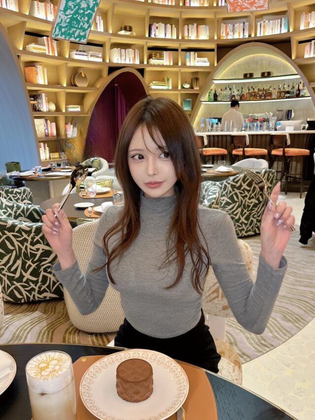 ルイヴィトンのカフェ行ってきました🍽️
韓国で鰻食べたけどサムギョプサル風で新たな経験でした